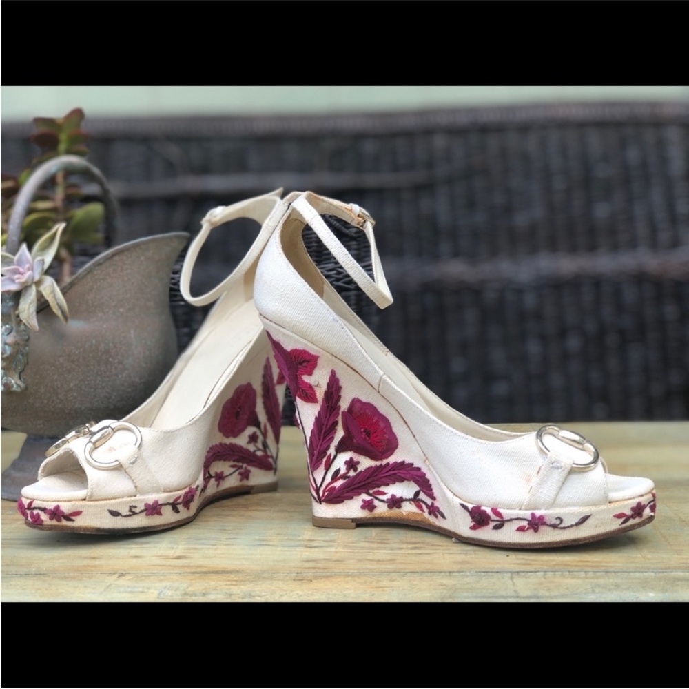 Gucci wedge white slingback 36.5B pink flowers